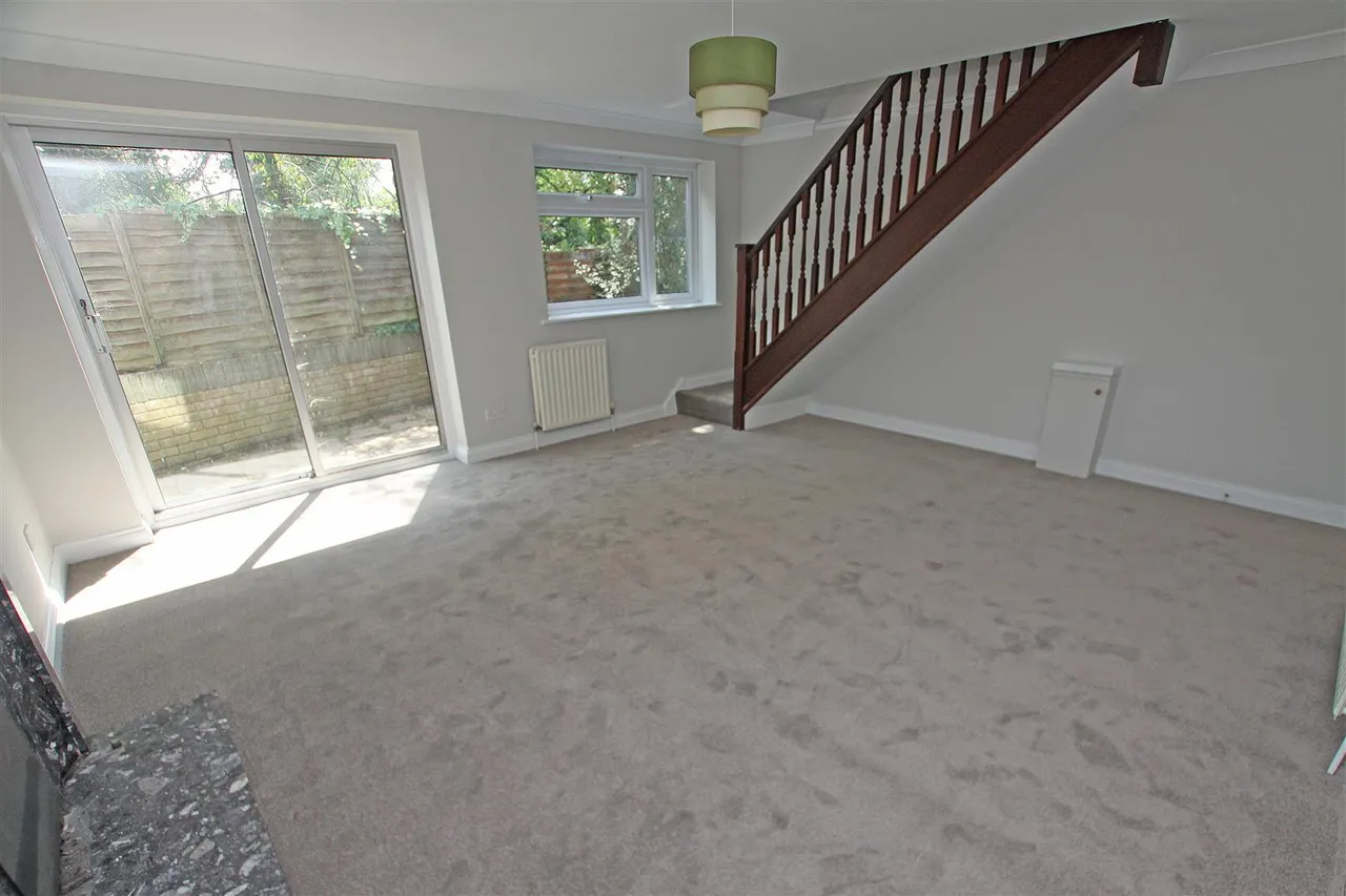Cherries Drive, Bournemouth, photo 3