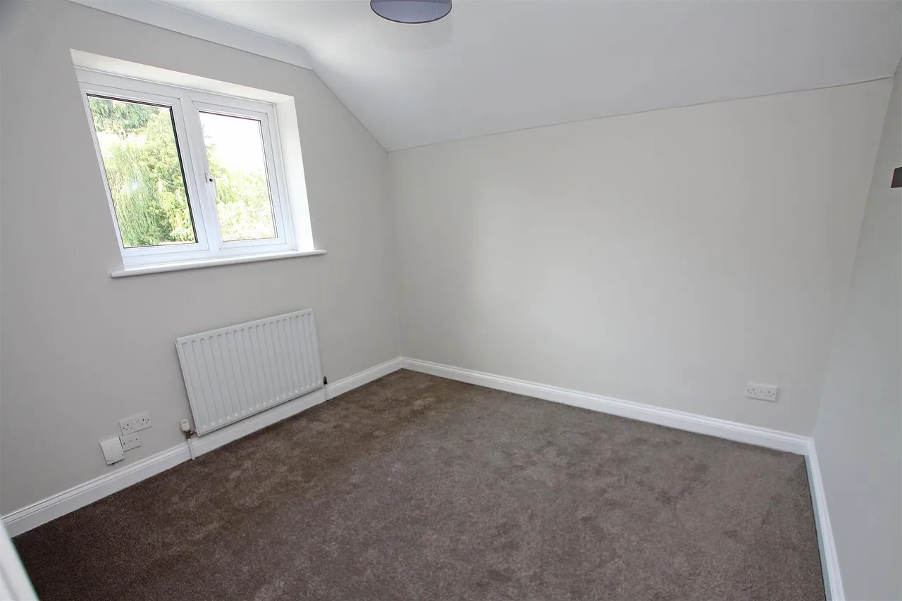 Cherries Drive, Bournemouth, photo 11