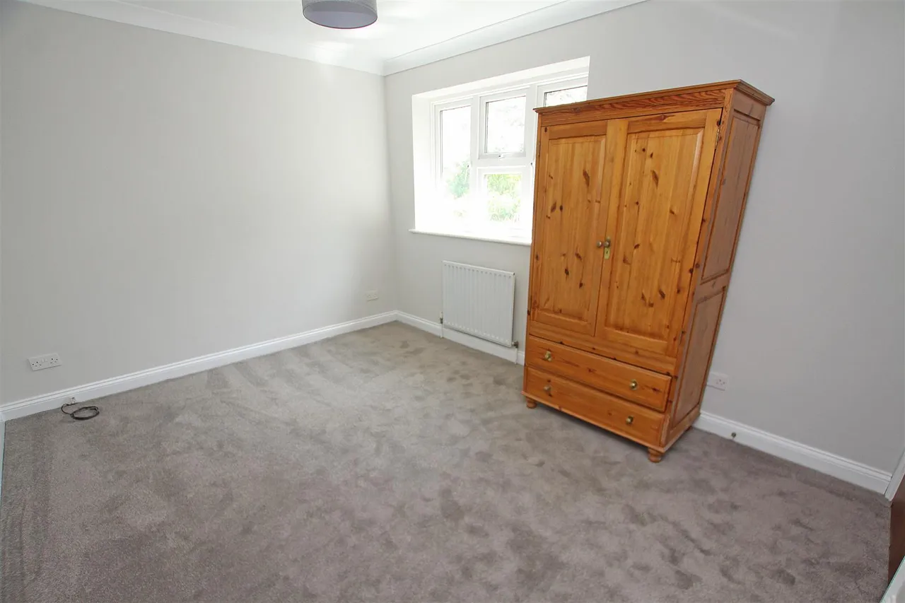 Cherries Drive, Bournemouth, photo 10