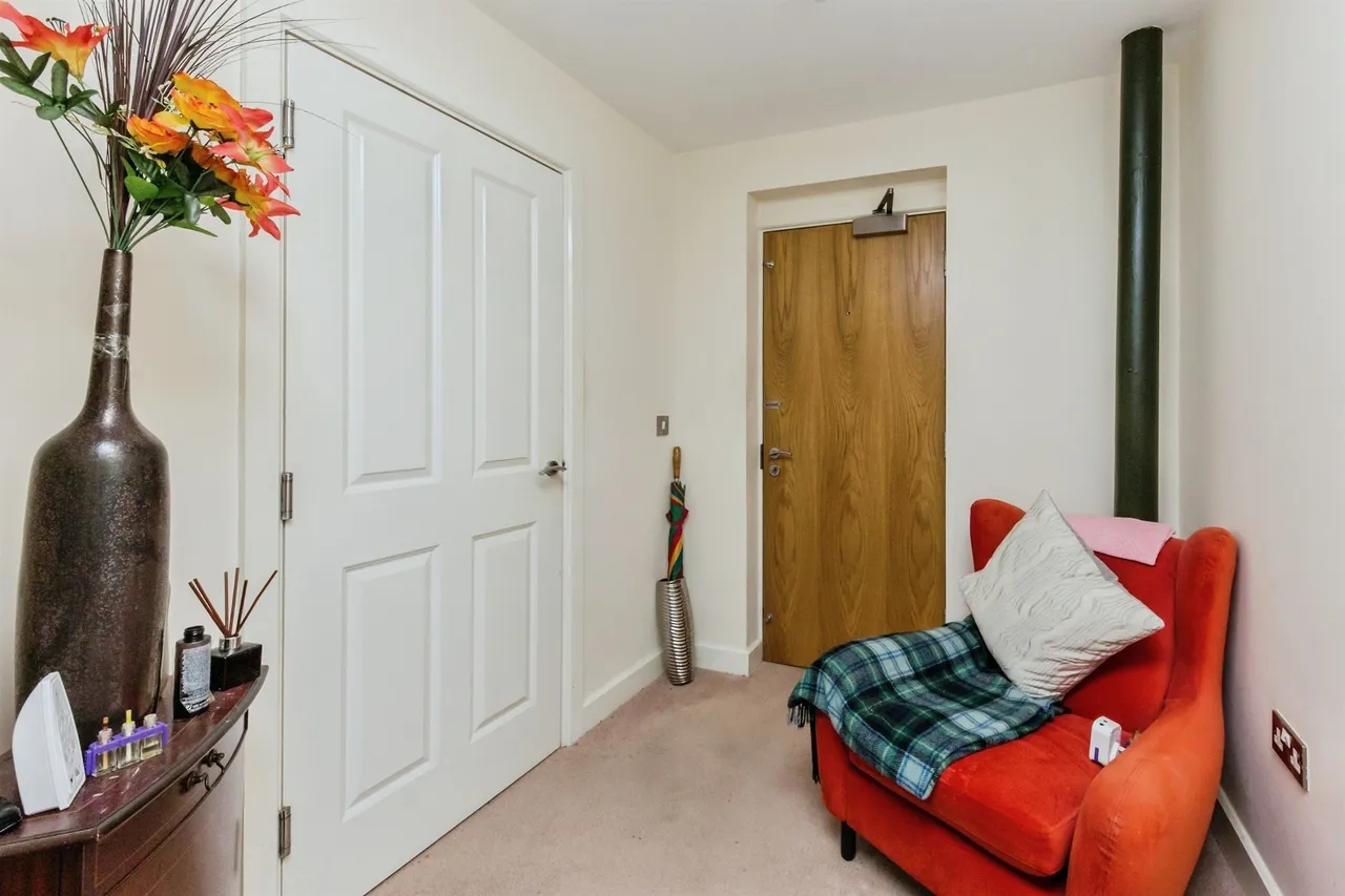 High Street, Tean, ST10, photo 8