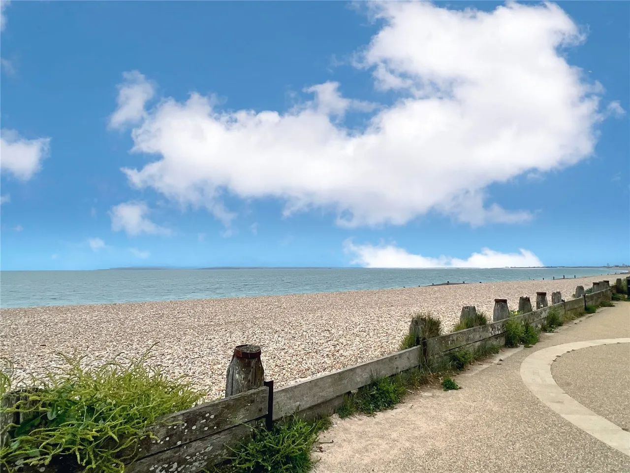 Bembridge Drive, Hayling Island, PO11, photo 10