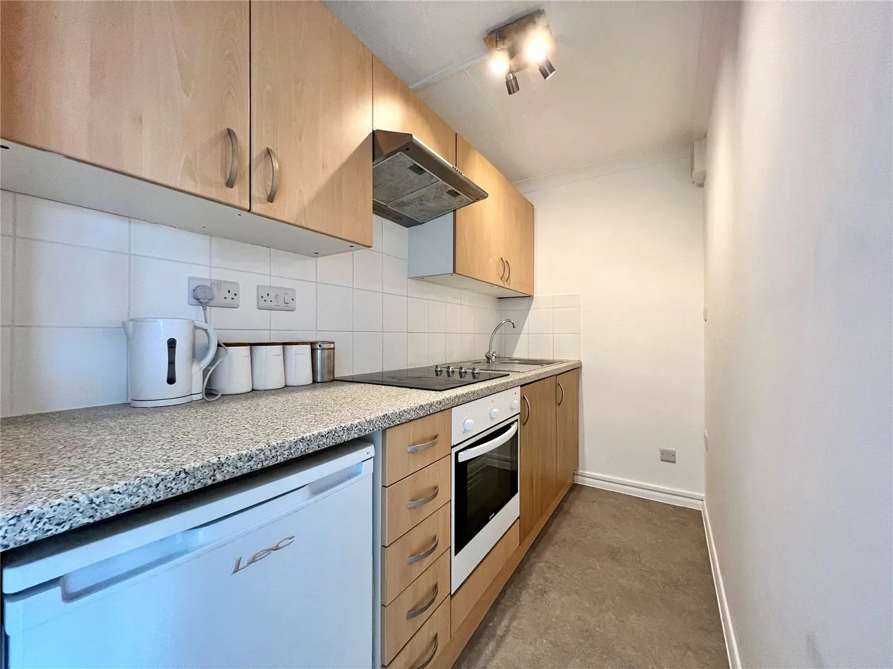 Bembridge Drive, Hayling Island, PO11, photo 7