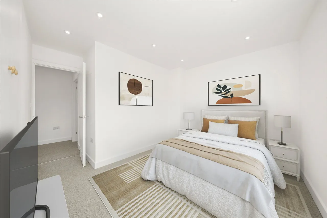 Douglas Road, Esher, Surrey, KT10, photo 8