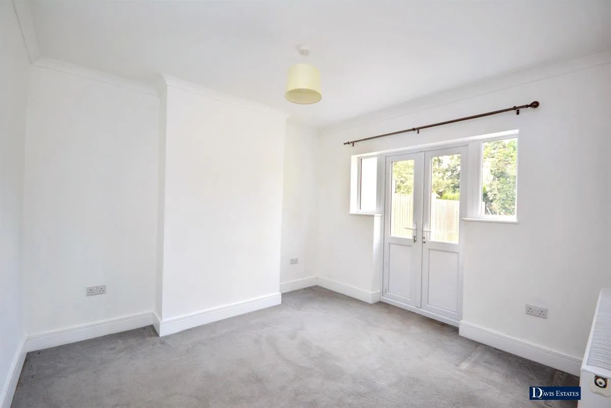 Weald Way, Romford, RM7, photo 3