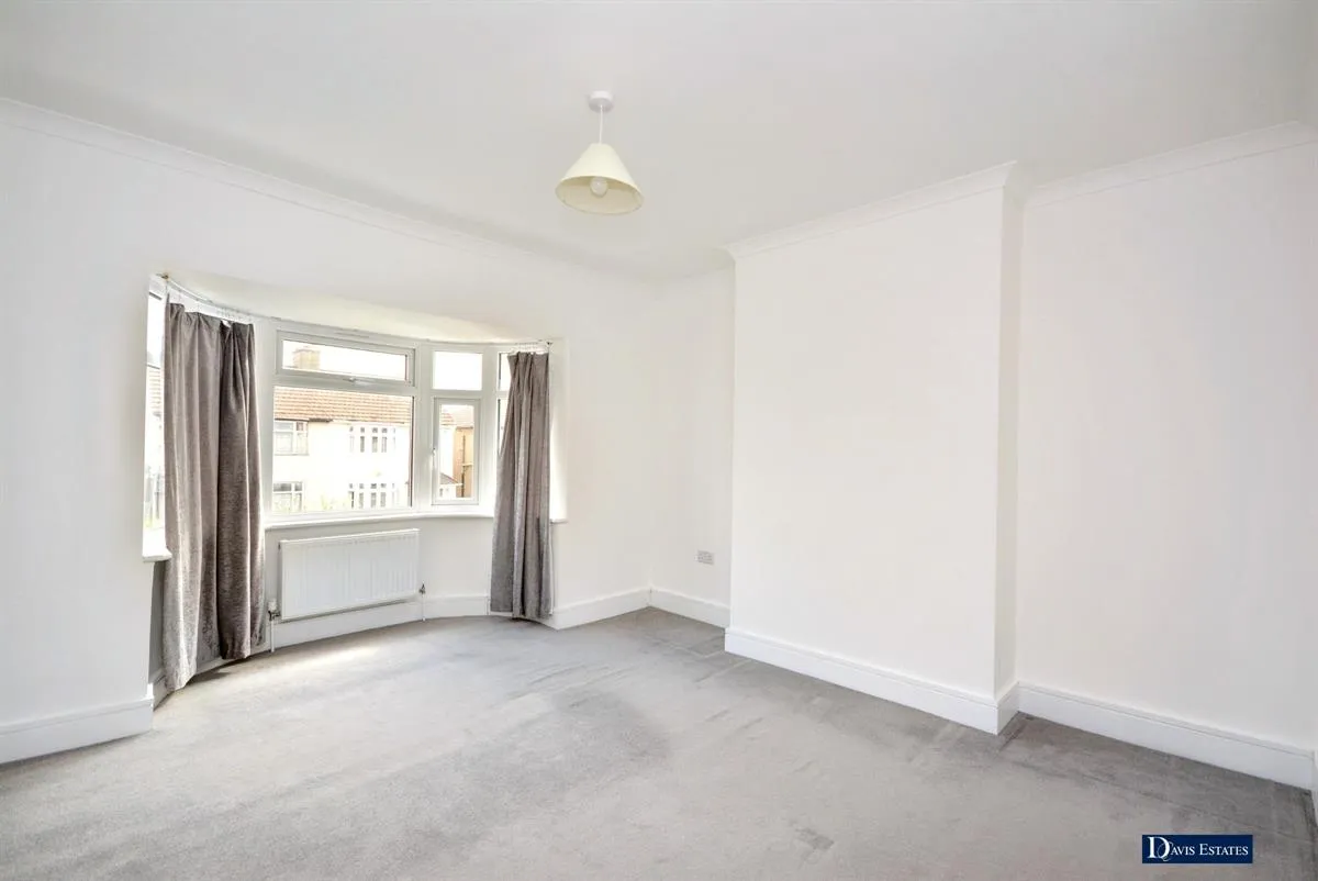Weald Way, Romford, RM7, photo 6