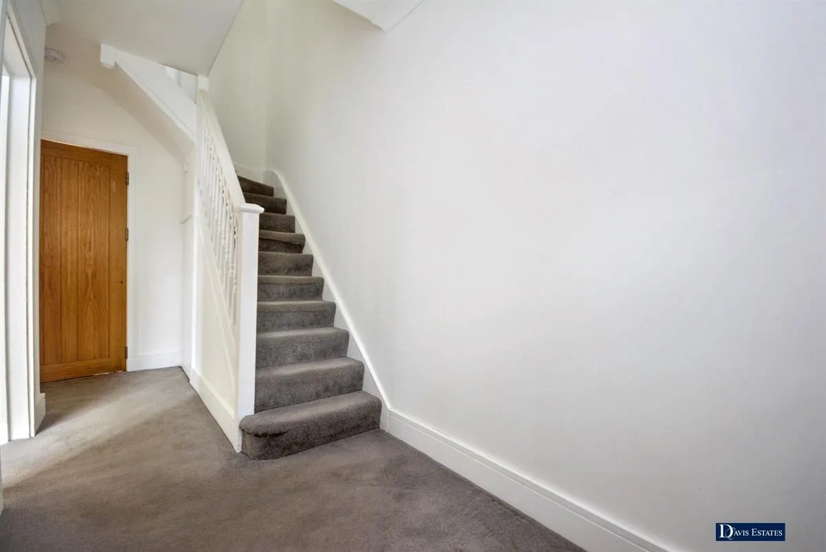 Weald Way, Romford, RM7, photo 5