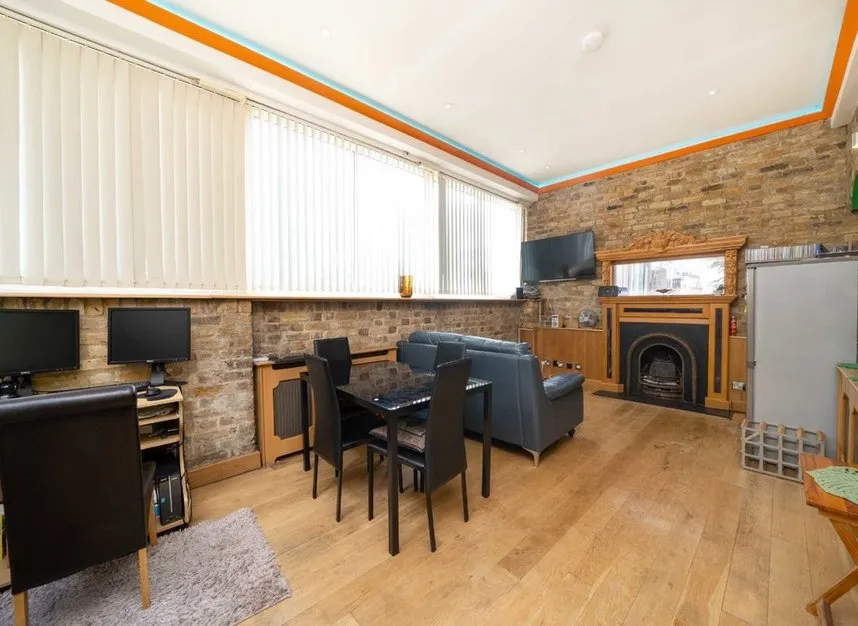 Hornsey Road, Finsbury Park, N19, photo 2