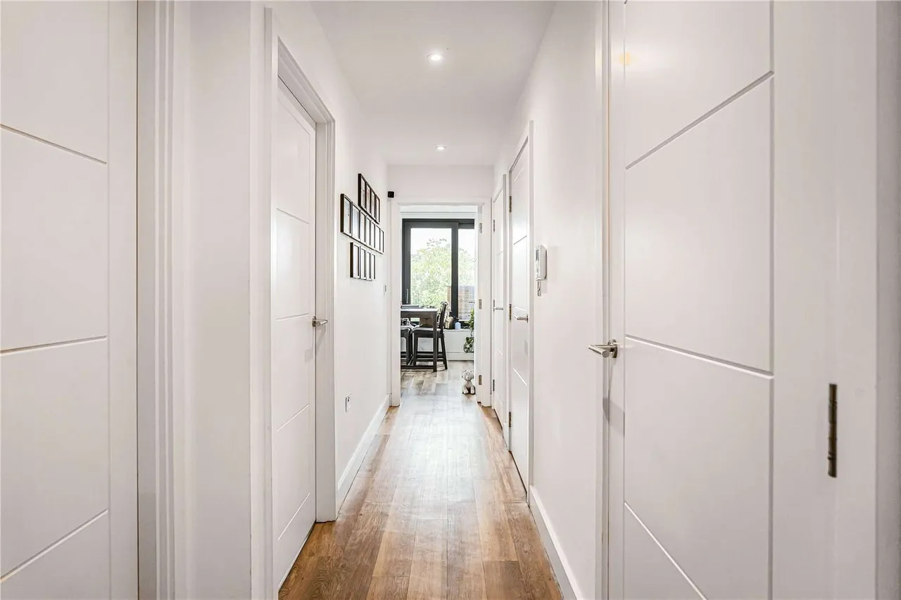 Pemberton Place, London, E8, photo 9