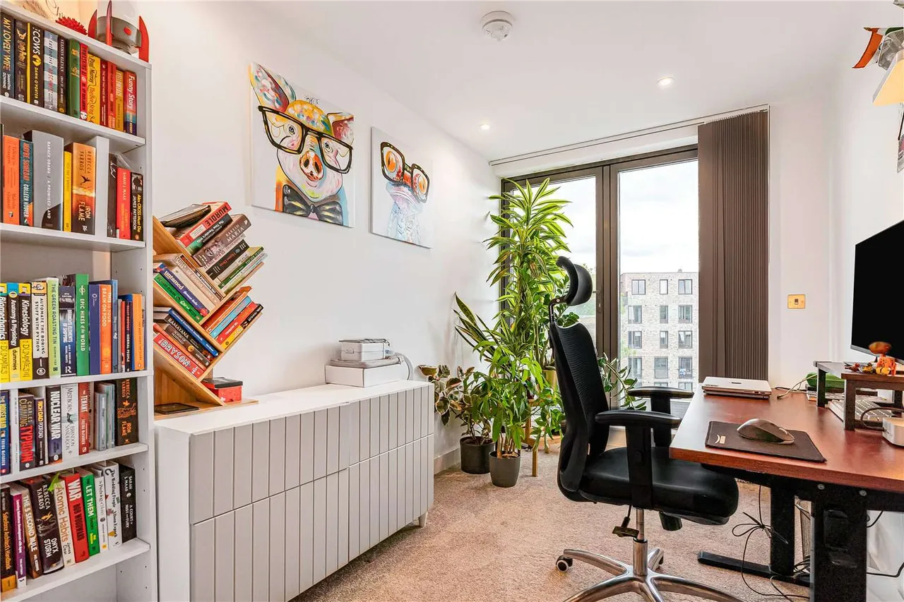 Pemberton Place, London, E8, photo 17