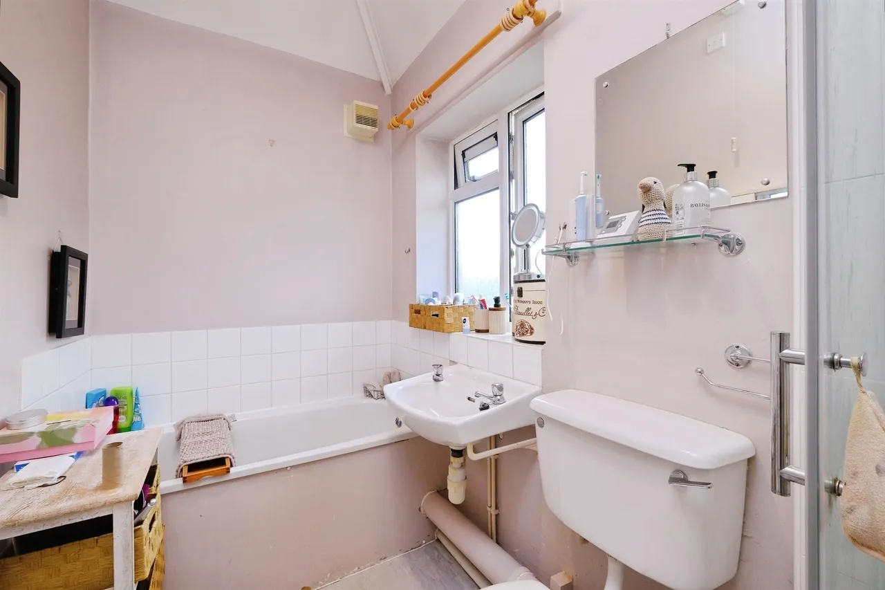 Bridget Drive, Chepstow, NP16, photo 12