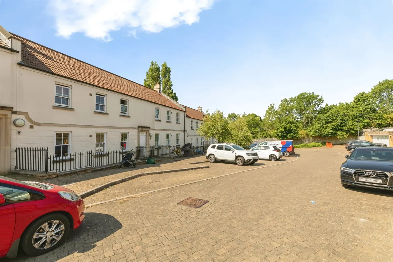 Eveleigh Avenue, Bath, BA1, photo 14