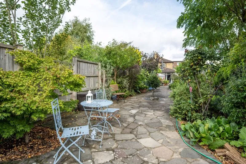 School Walk, Sunbury-On-Thames TW16 6RB, photo 14