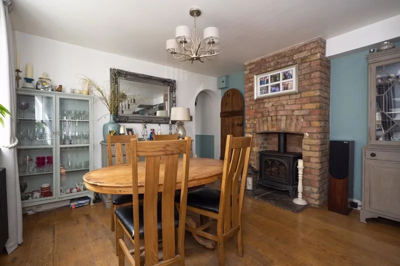 School Walk, Sunbury-On-Thames TW16 6RB, photo 6