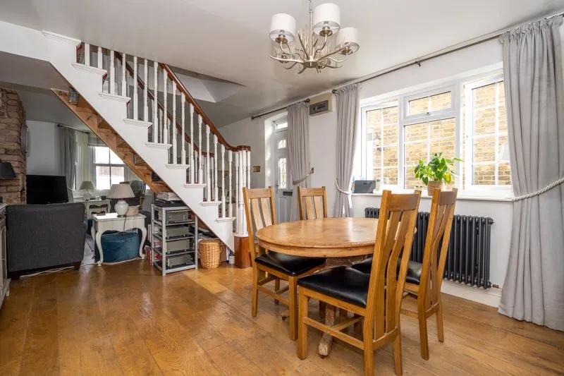 School Walk, Sunbury-On-Thames TW16 6RB, photo 7