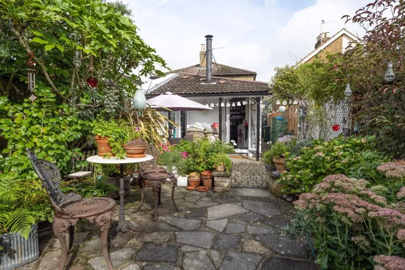 School Walk, Sunbury-On-Thames TW16 6RB, photo 13