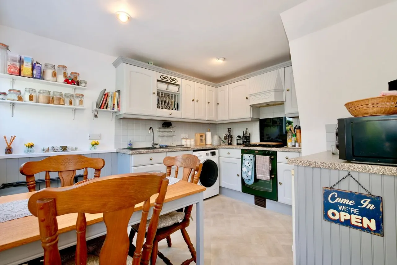 Ashton Gardens, Huntingdon, PE29, photo 6