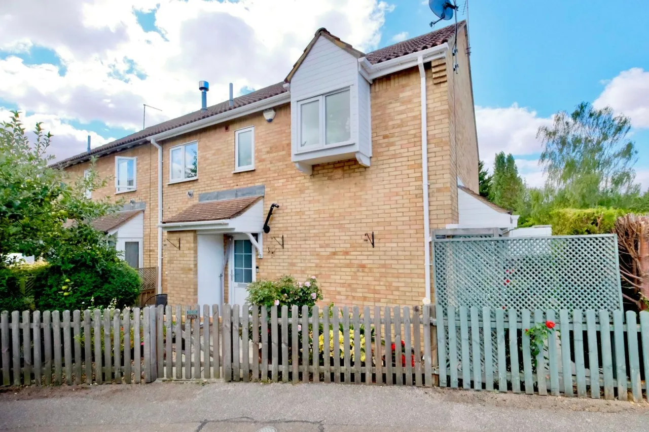 2 bed house for sale, Ashton Gardens, Huntingdon, PE29