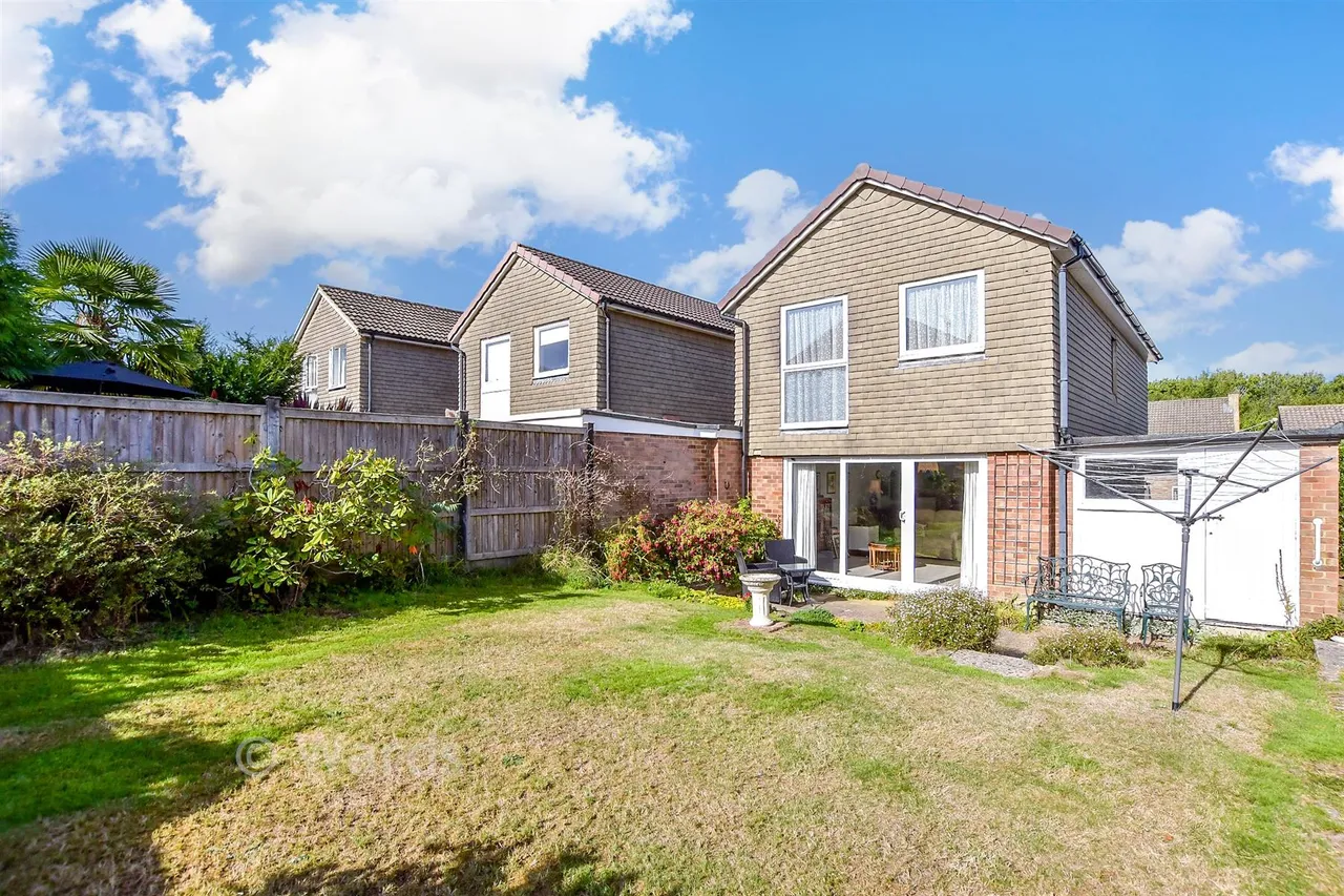 Westway, Pembury, TN2, photo 2