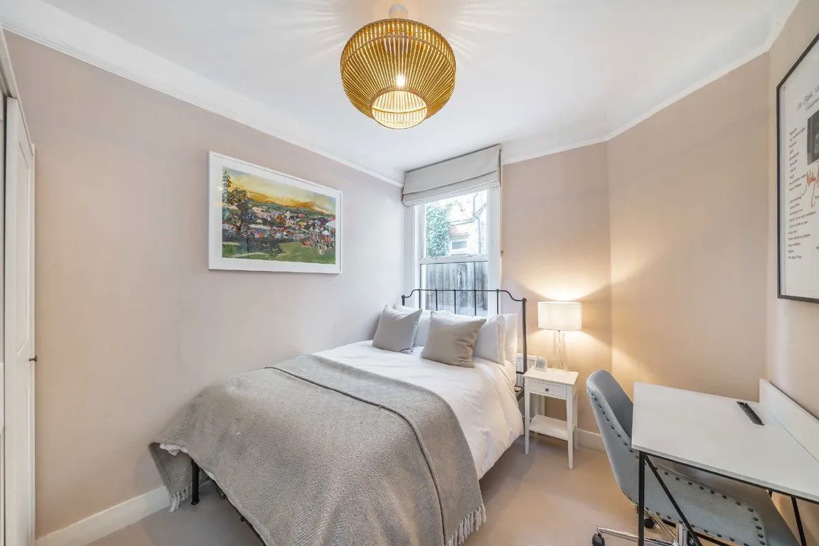 Isis Street, SW18, photo 8