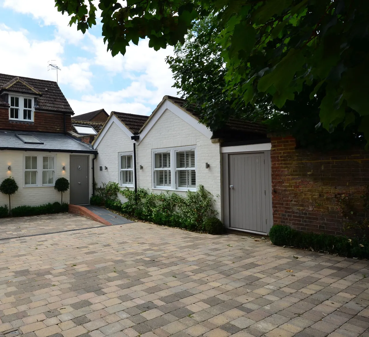 2 bed house to rent — 2 The Old Coach House, Wharf Road, Guildford
