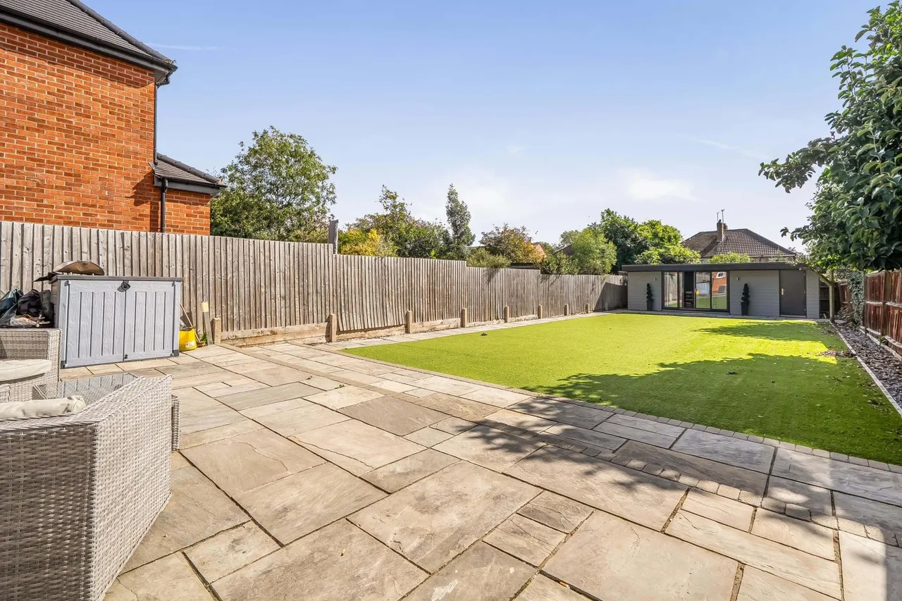 West Avenue, Castle Bromwich, B36, photo 16
