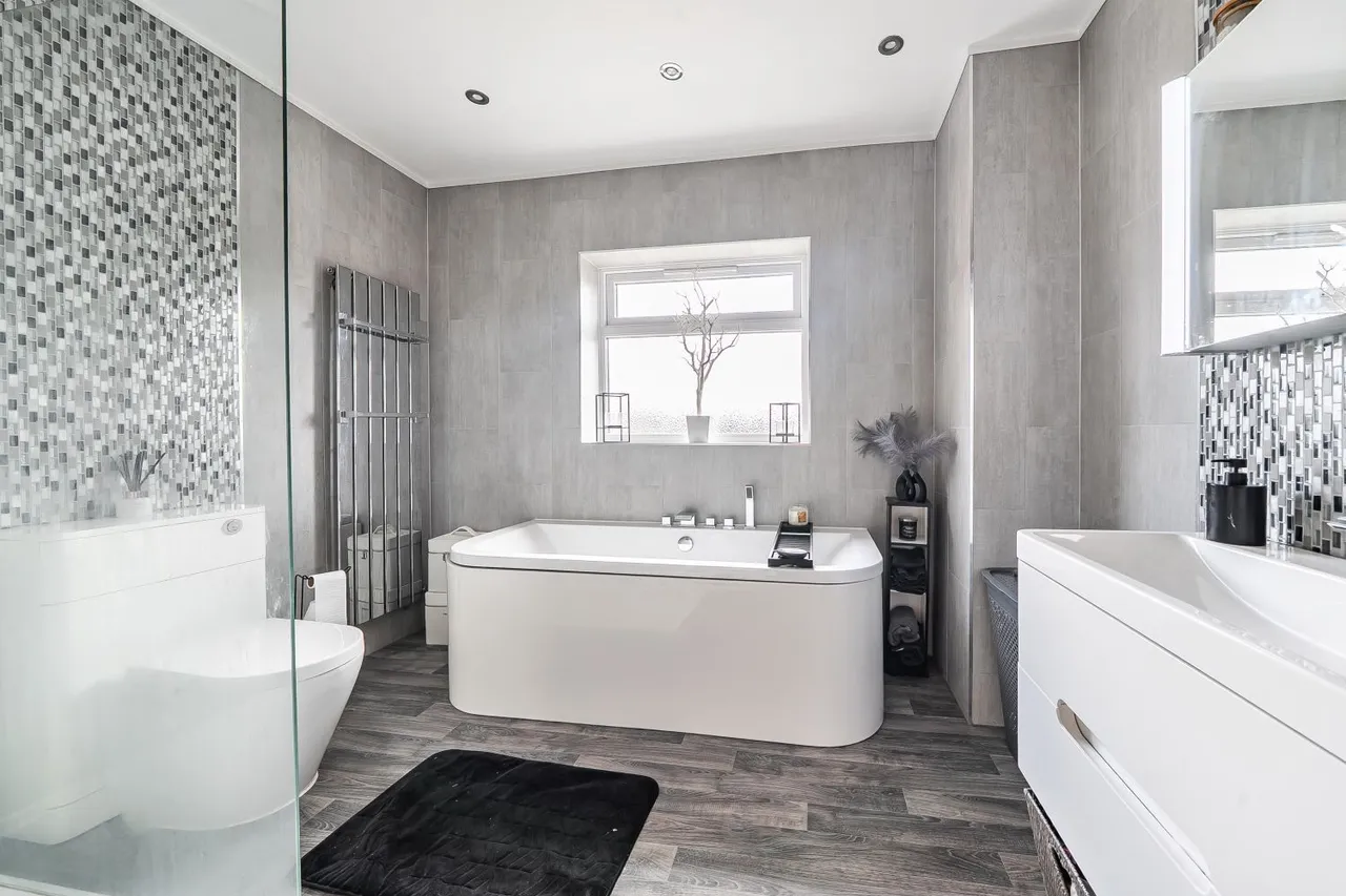 West Avenue, Castle Bromwich, B36, photo 9