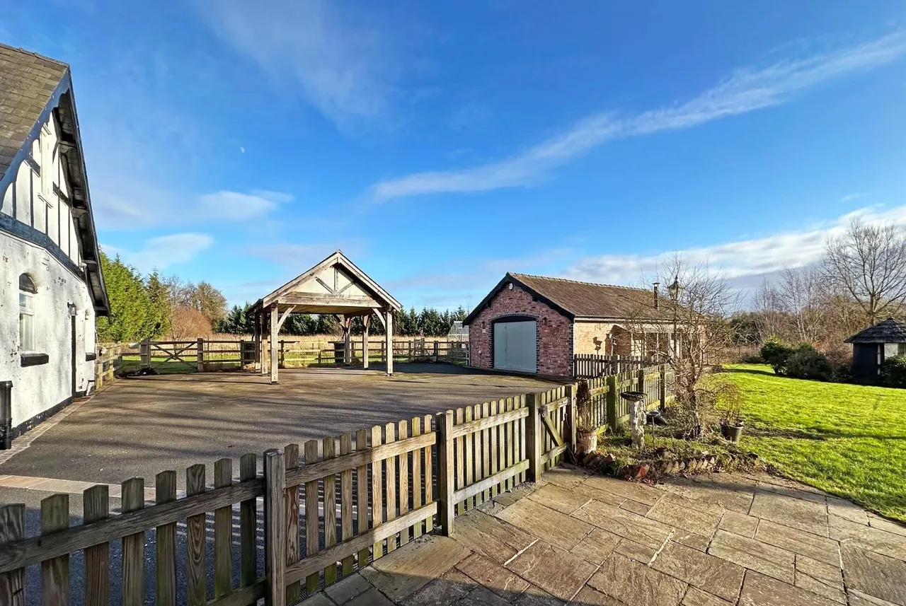 Wellfield Lane, Timperley, Cheshire WA15 7AD, photo 43