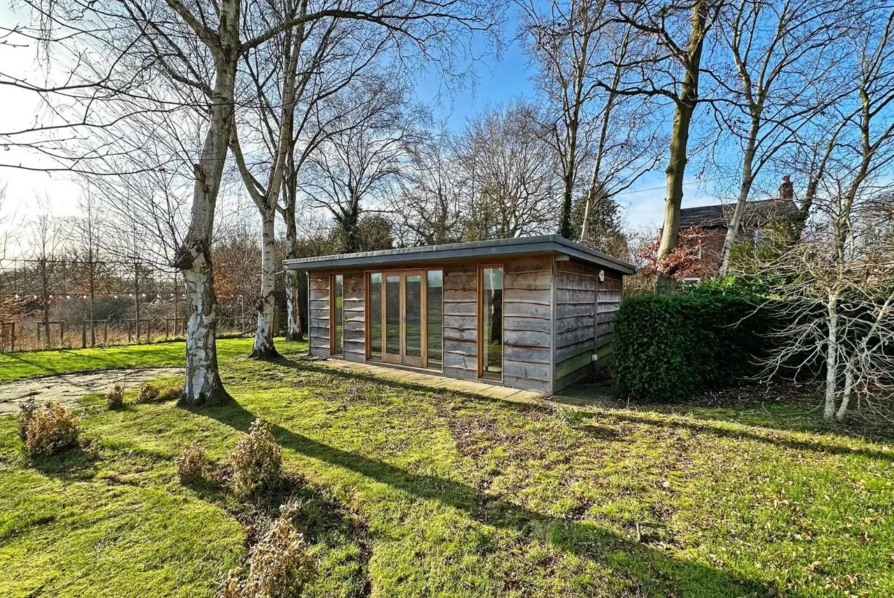 Wellfield Lane, Timperley, Cheshire WA15 7AD, photo 10