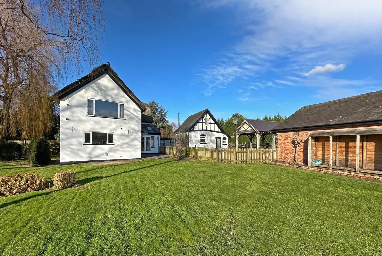 Wellfield Lane, Timperley, Cheshire WA15 7AD, photo 50