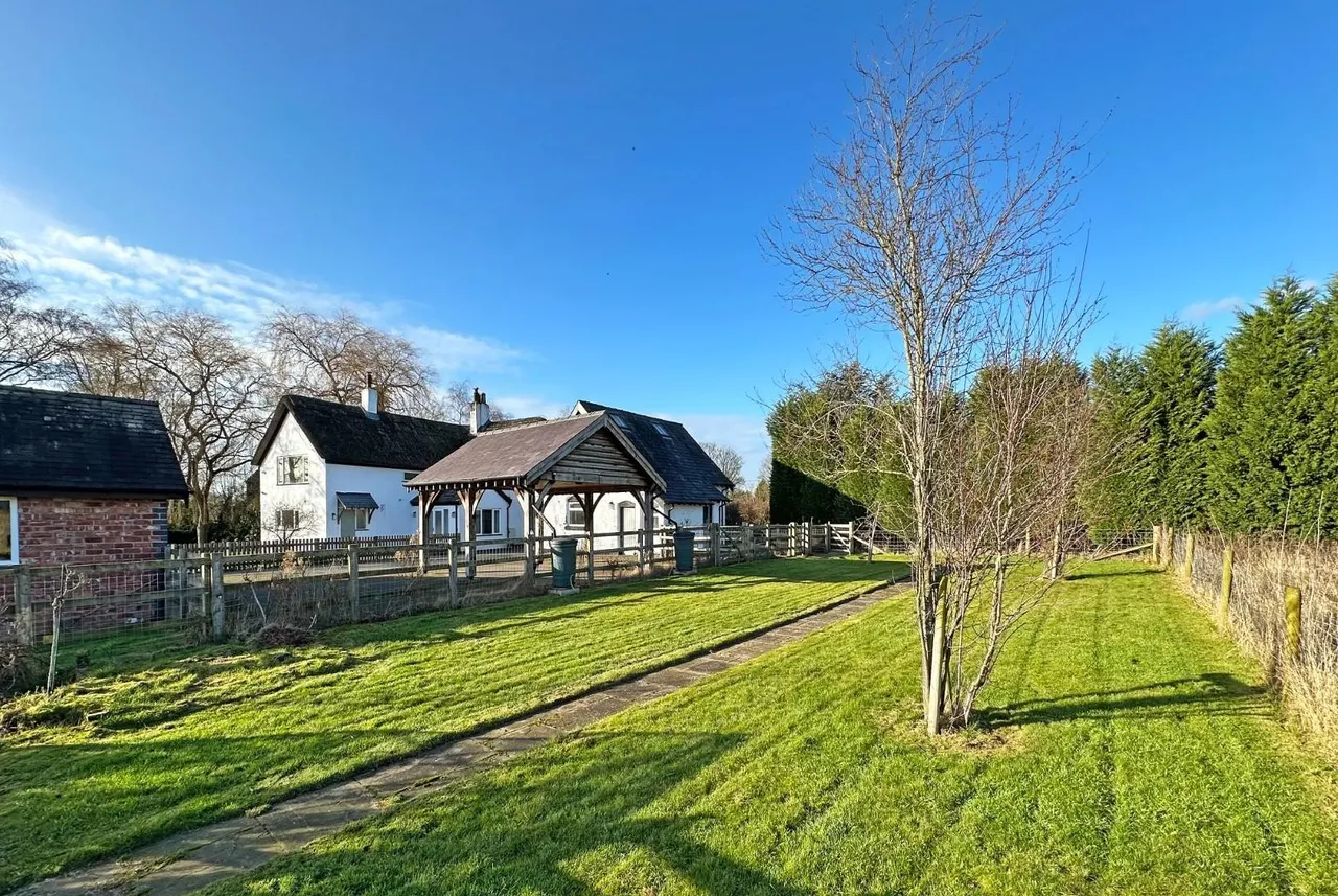 Wellfield Lane, Timperley, Cheshire WA15 7AD, photo 5