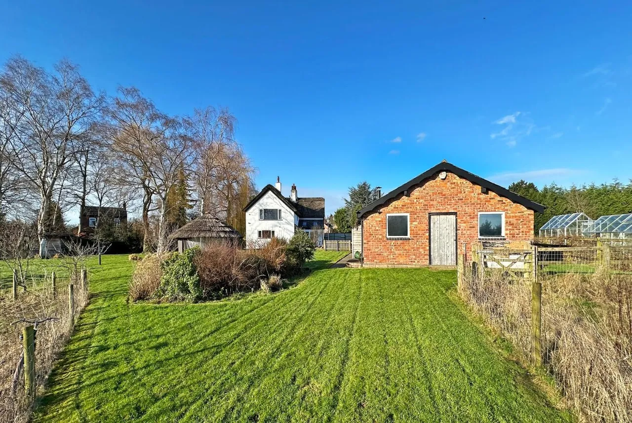 Wellfield Lane, Timperley, Cheshire WA15 7AD, photo 36