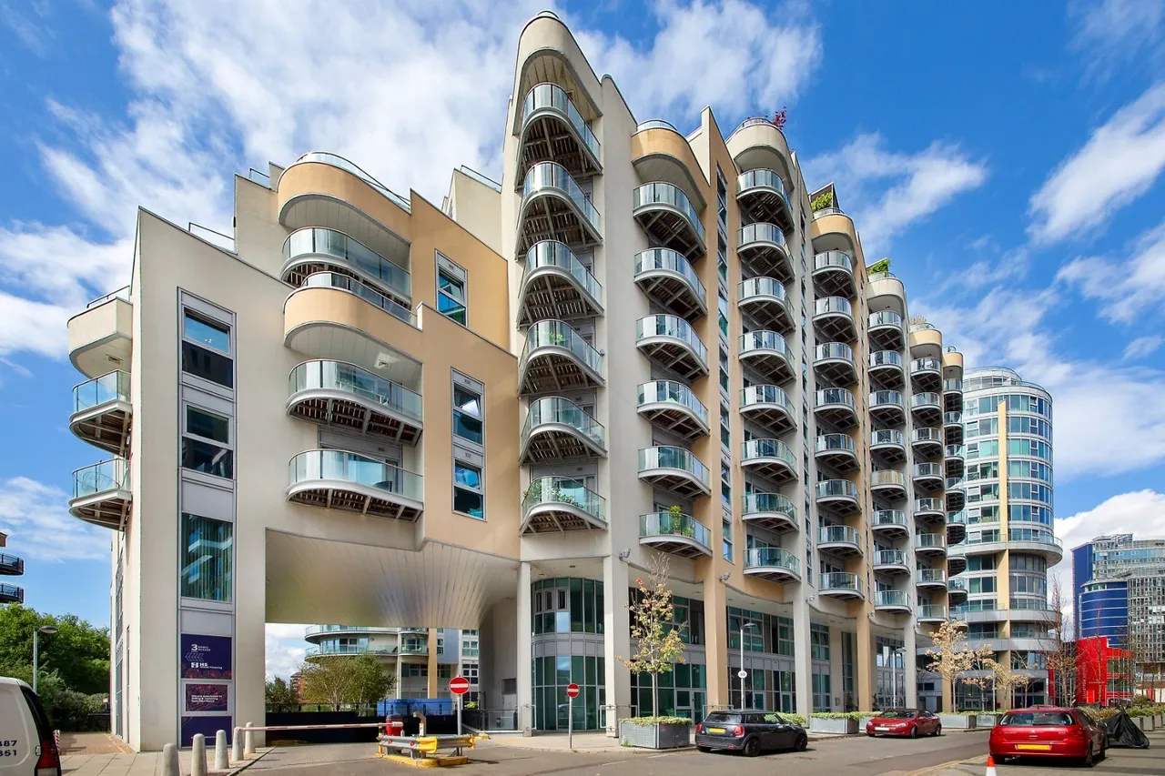 Bridges Court Road, London, SW11, photo 6