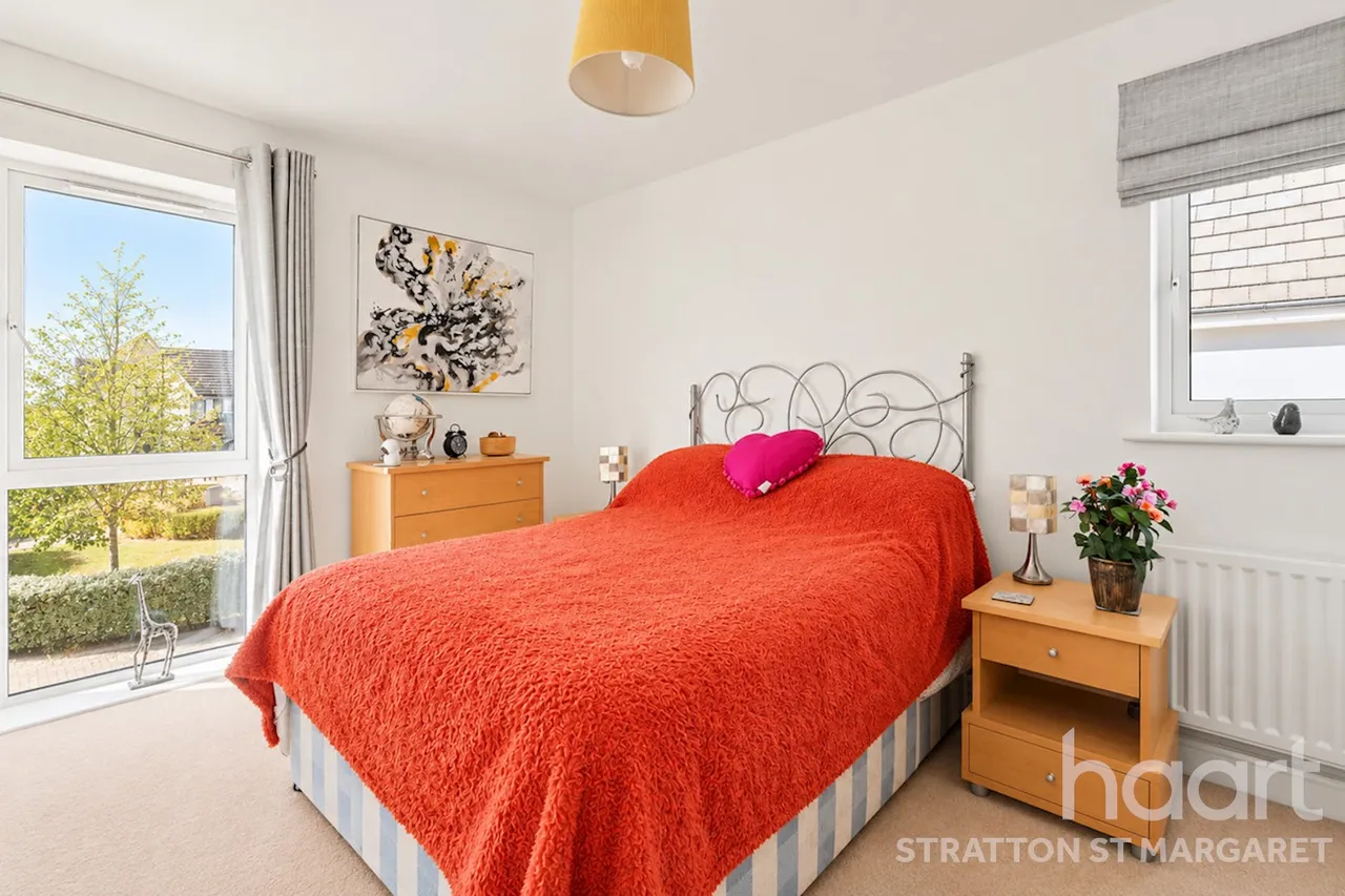 Rackham Close, Swindon, SN25, photo 12