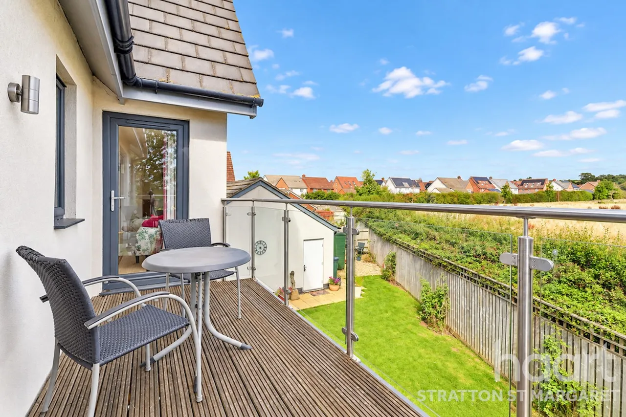 Rackham Close, Swindon, SN25, photo 8