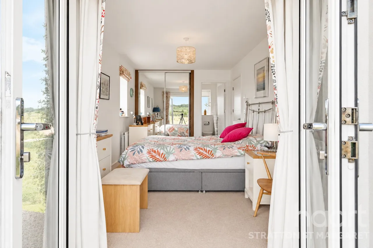 Rackham Close, Swindon, SN25, photo 3