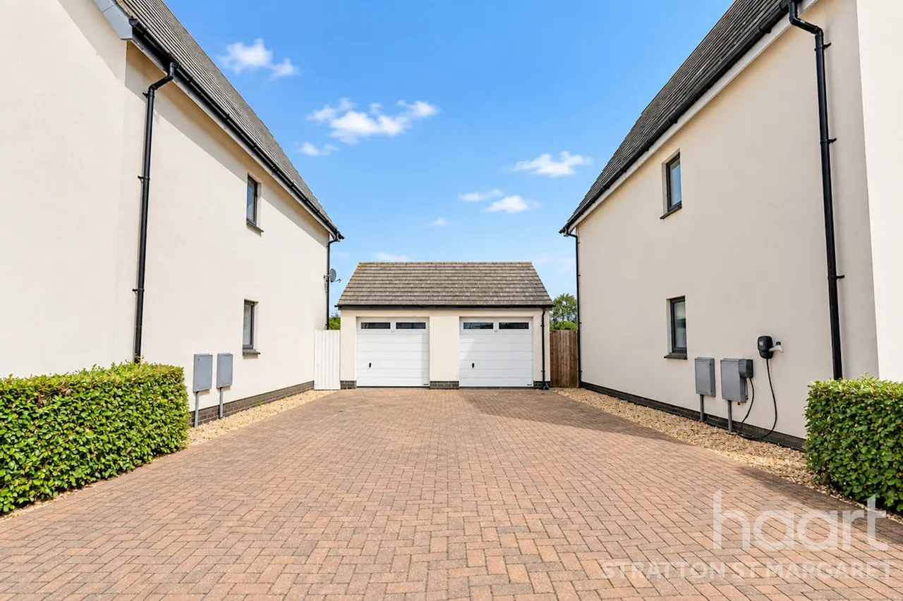Rackham Close, Swindon, SN25, photo 19