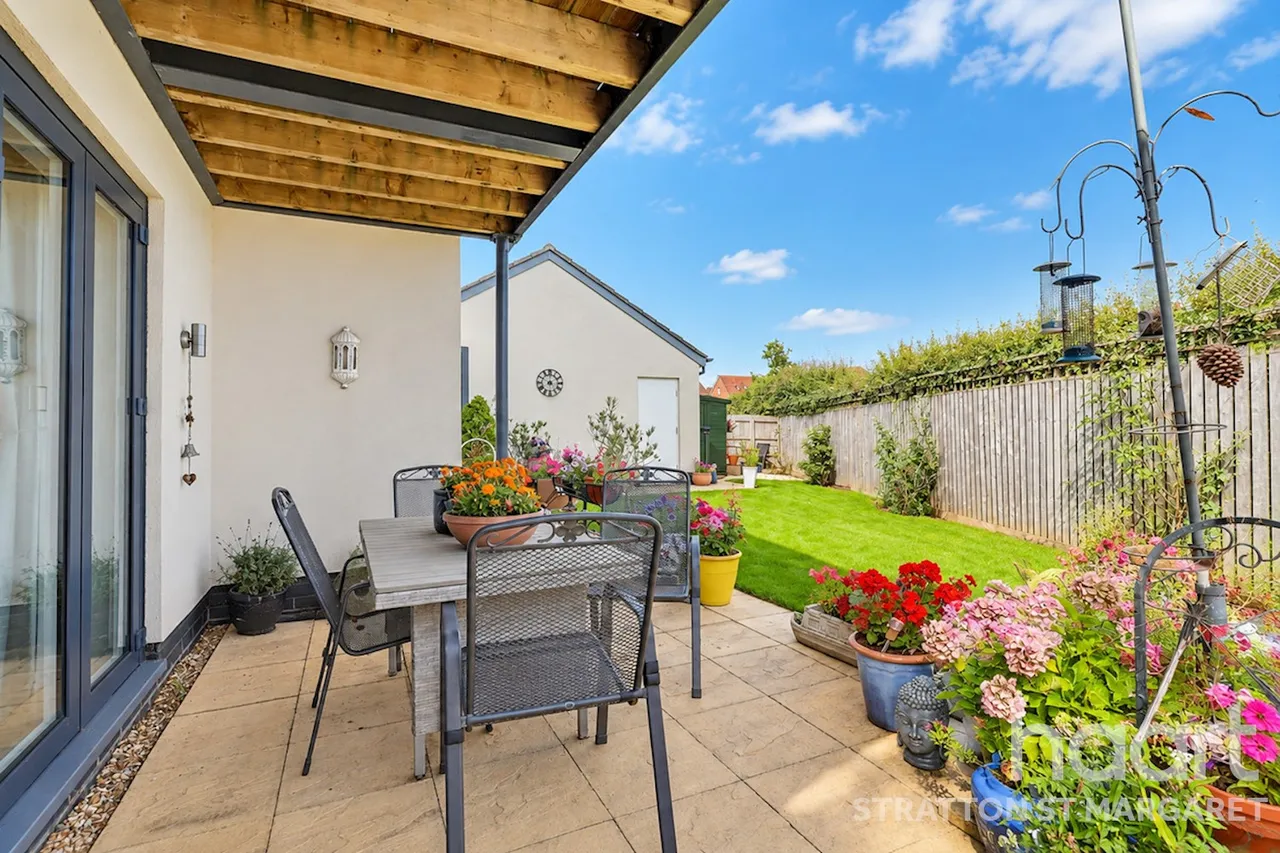 Rackham Close, Swindon, SN25, photo 14