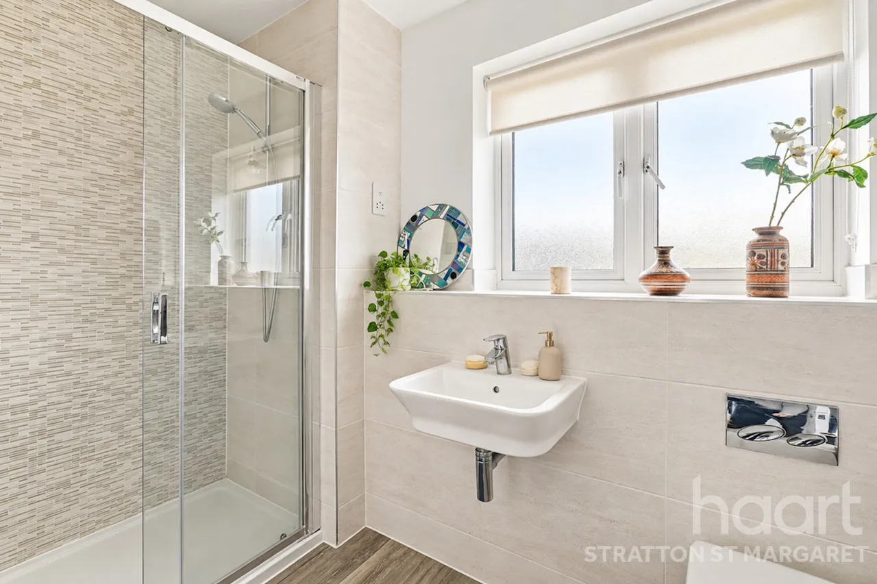 Rackham Close, Swindon, SN25, photo 10