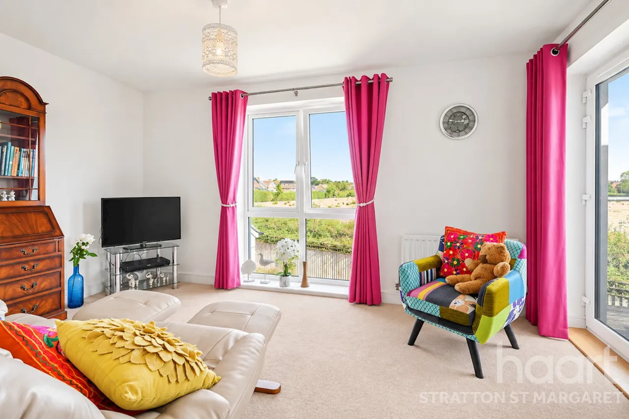 Rackham Close, Swindon, SN25, photo 11