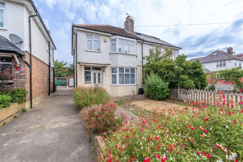 Central Avenue, Hounslow, photo 2