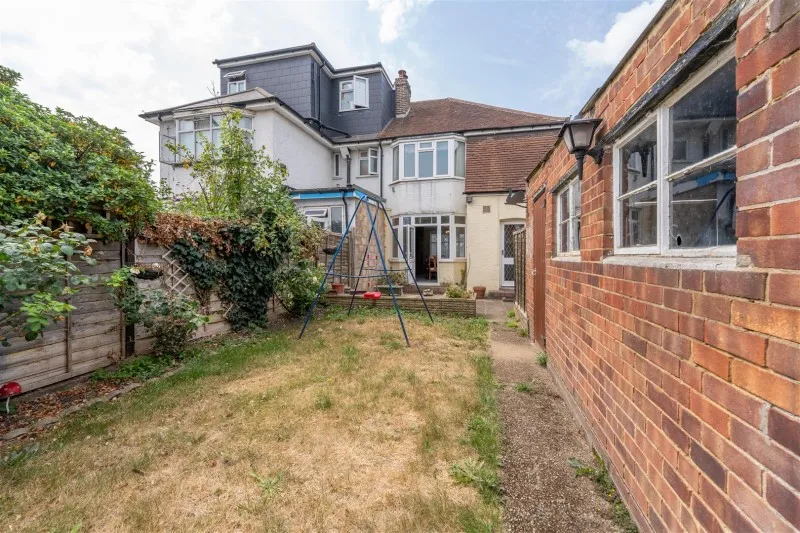 Central Avenue, Hounslow, photo 6