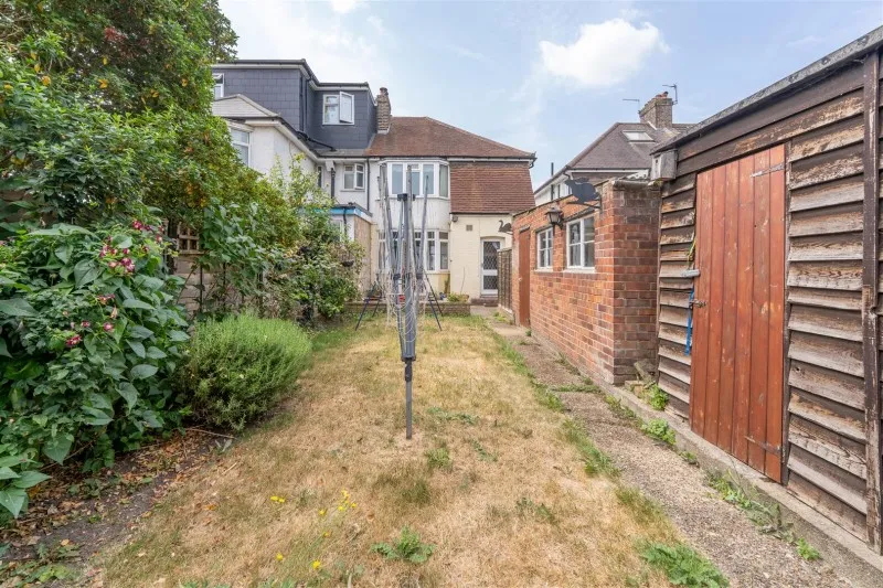 Central Avenue, Hounslow, photo 21