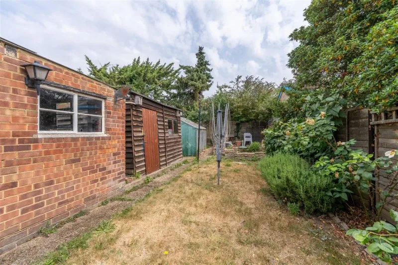 Central Avenue, Hounslow, photo 22