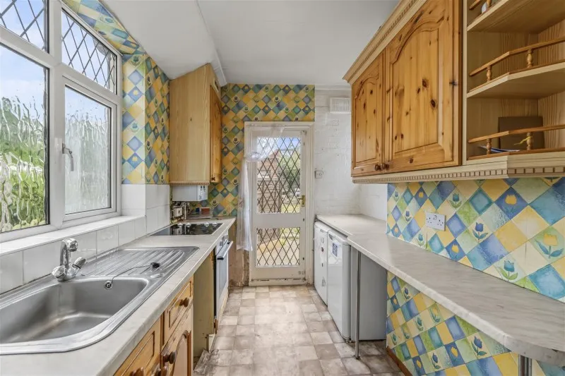 Central Avenue, Hounslow, photo 18