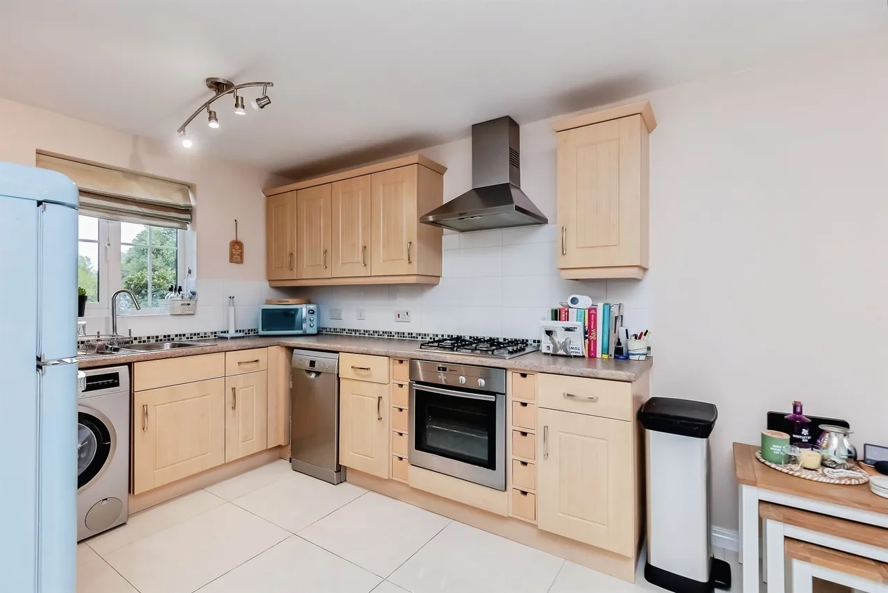 Nine Arches Way, Kettering, NN14, photo 2