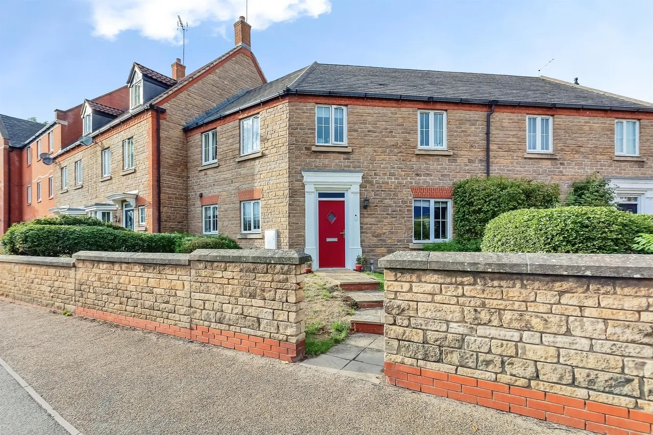 3 bed house for sale, Nine Arches Way, Kettering, NN14