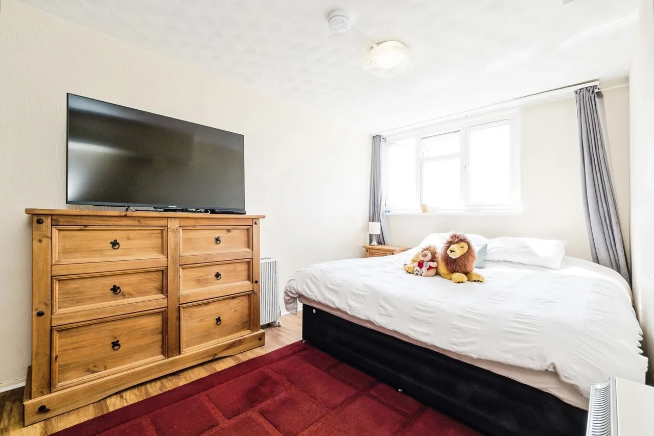 Sunrise Avenue, Hornchurch, RM12, photo 13