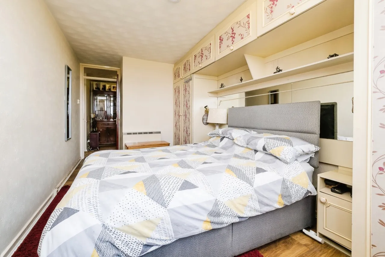 Sunrise Avenue, Hornchurch, RM12, photo 12