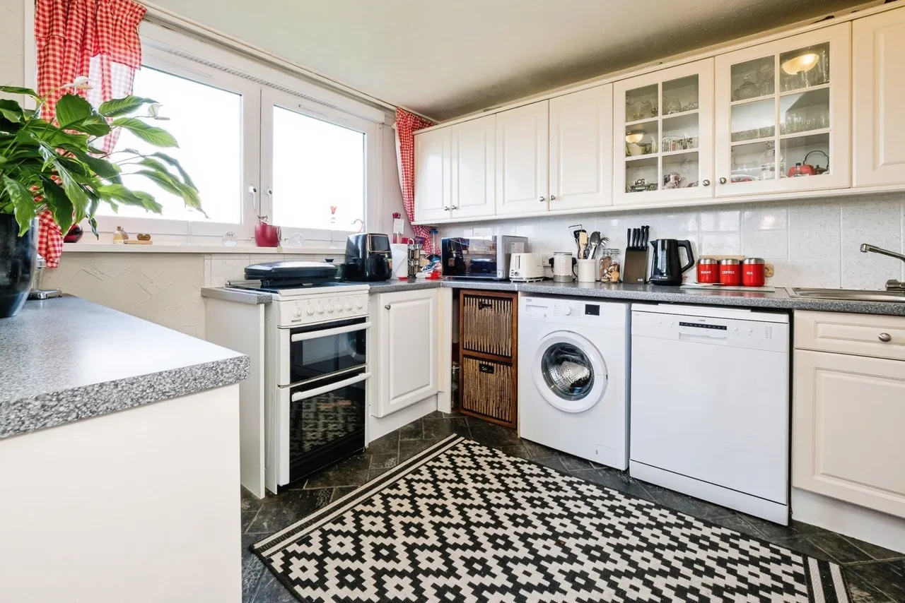 Sunrise Avenue, Hornchurch, RM12, photo 5