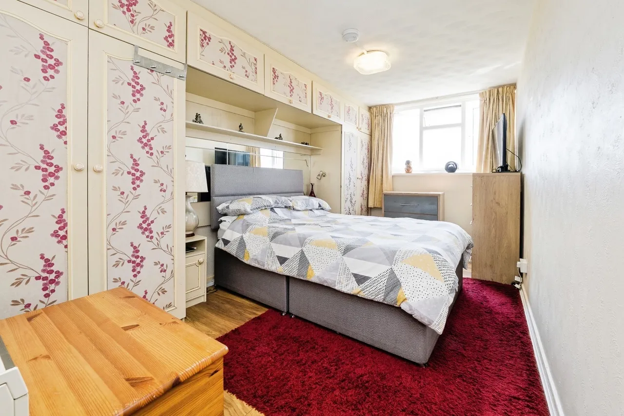 Sunrise Avenue, Hornchurch, RM12, photo 10